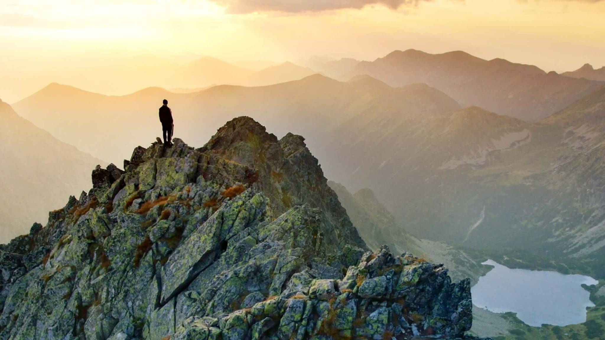 mountain-climber-sunrise-msp-transformation-webinar